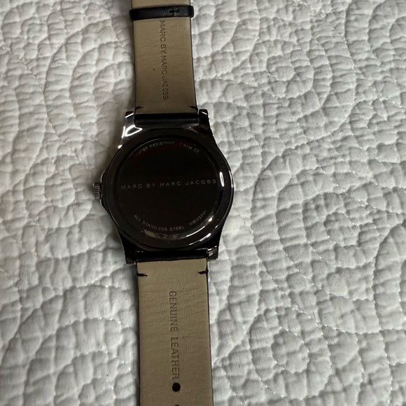 Marc Jacobs Silver and Black Skull Pirate Watch - Picture 5 of 12